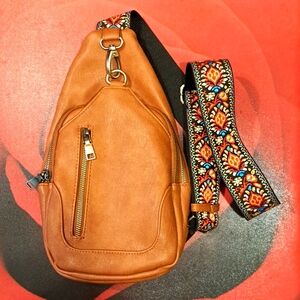 Antik Kraft Crossbody Bag